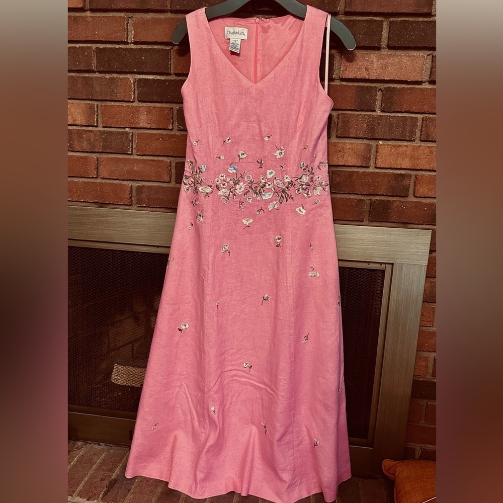 🛍️Chadwick’s Embroidered sleeveless dress with back zipper Size 8 excellent.